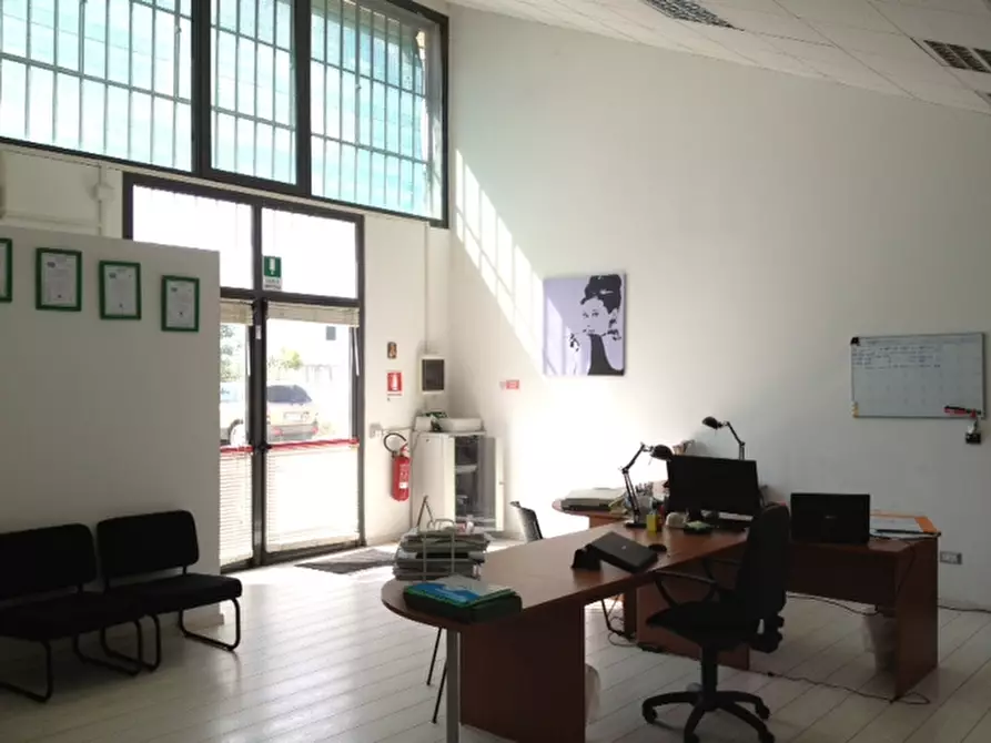 Immagine 2 di Ufficio in vendita  a Orvieto