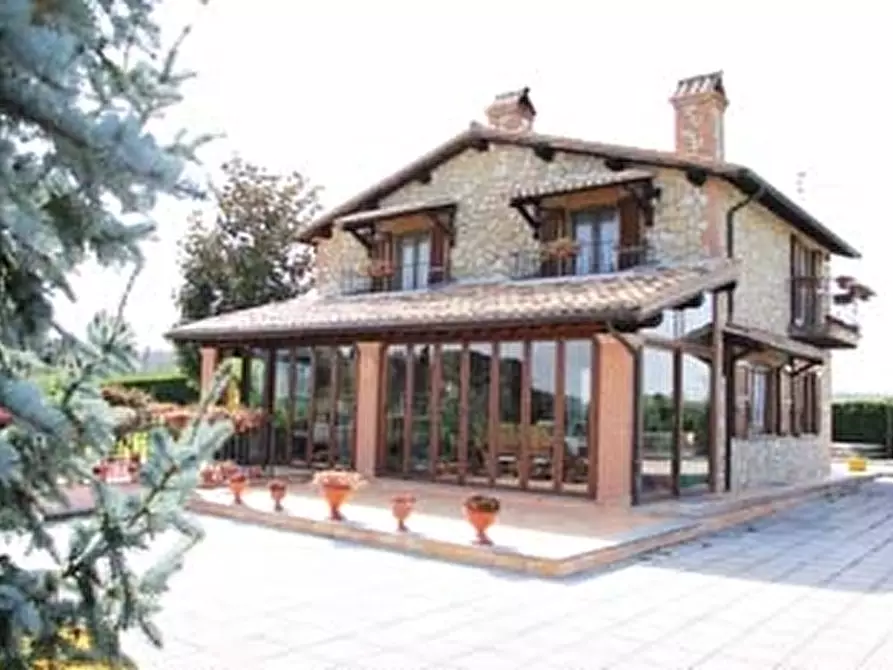 Immagine 2 di Villa in vendita  in - a Porano