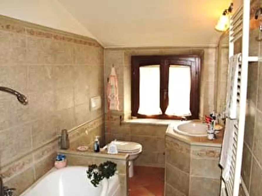 Immagine 13 di Villa in vendita  in - a Porano