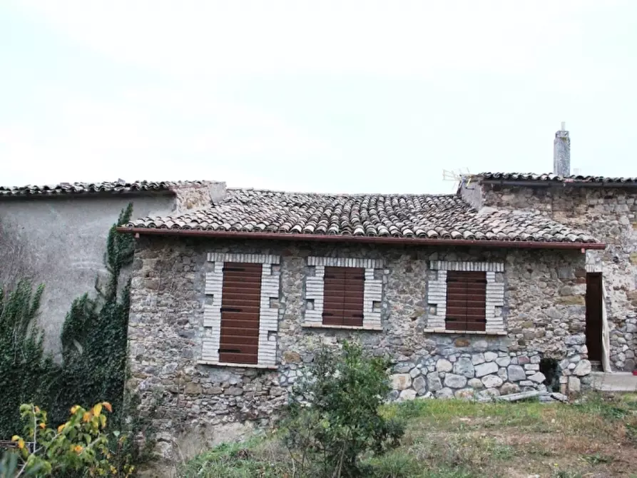 Immagine 1 di Casa indipendente in vendita  a Baschi