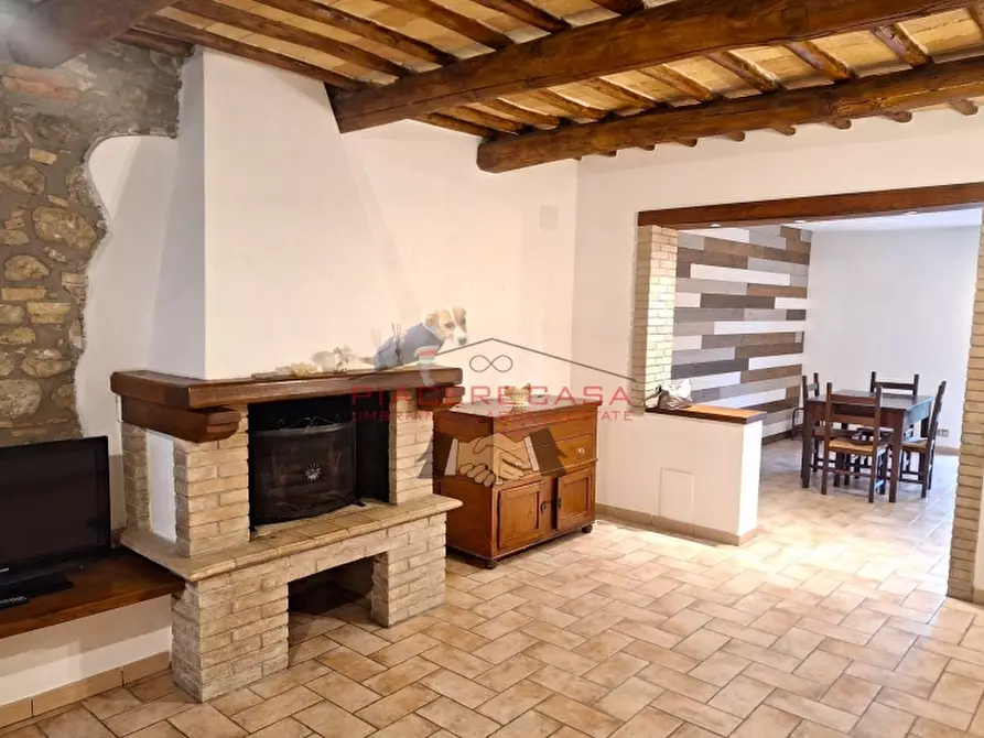 Immagine 1 di Terratetto in vendita  in Monterubiaglio a Orvieto