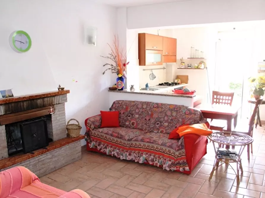 Immagine 2 di Appartamento in vendita  a Castel Viscardo