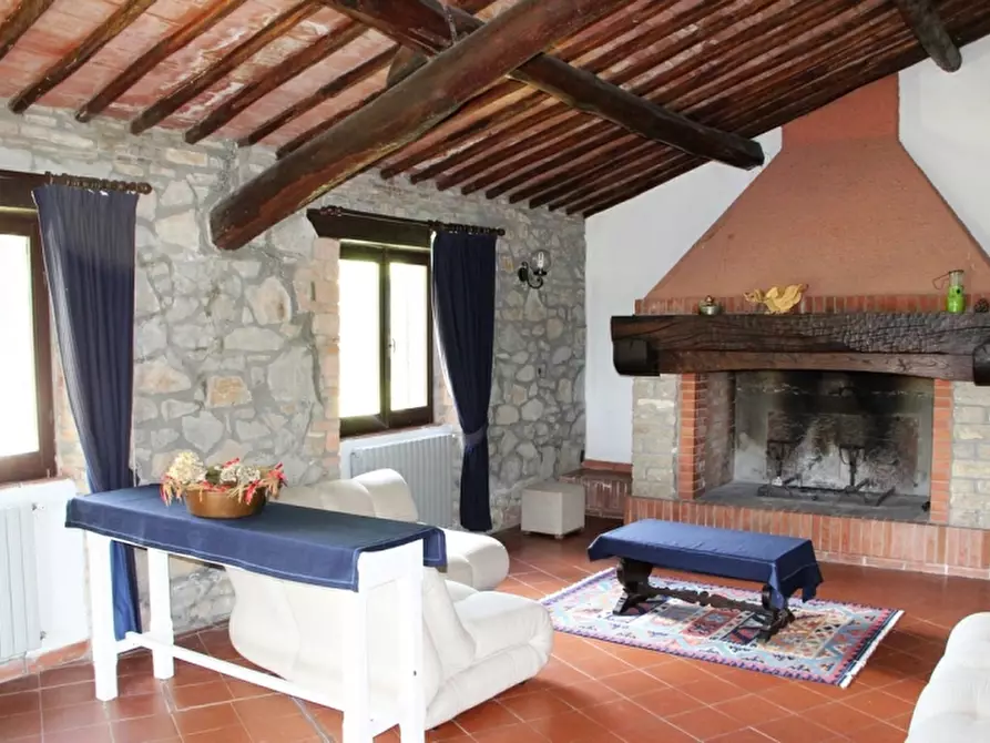 Immagine 4 di Rustico / casale in vendita  a Baschi