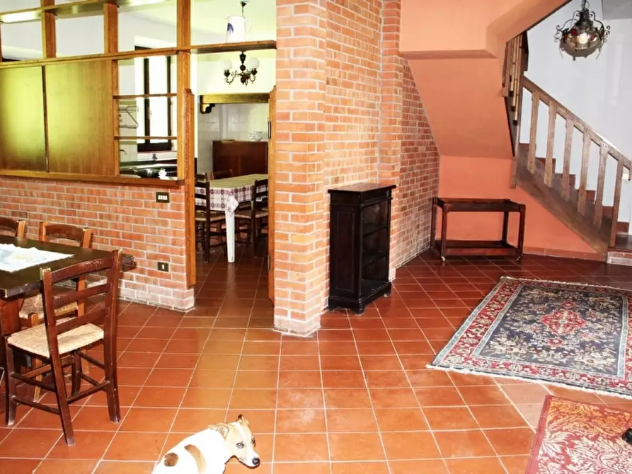 Immagine 5 di Rustico / casale in vendita  a Baschi