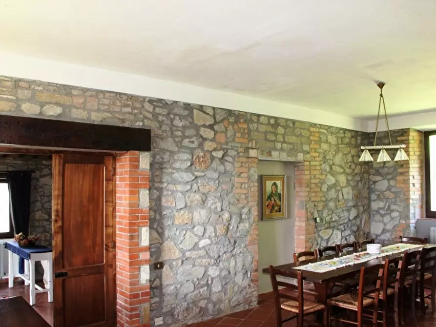 Immagine 6 di Rustico / casale in vendita  a Baschi