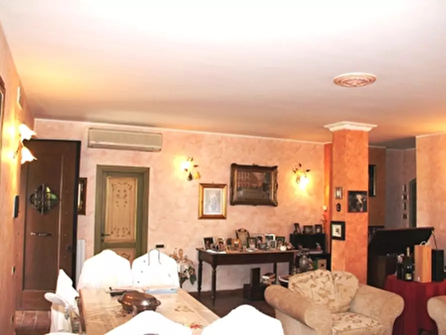 Immagine 8 di Casa vacanze in vendita  a Baschi