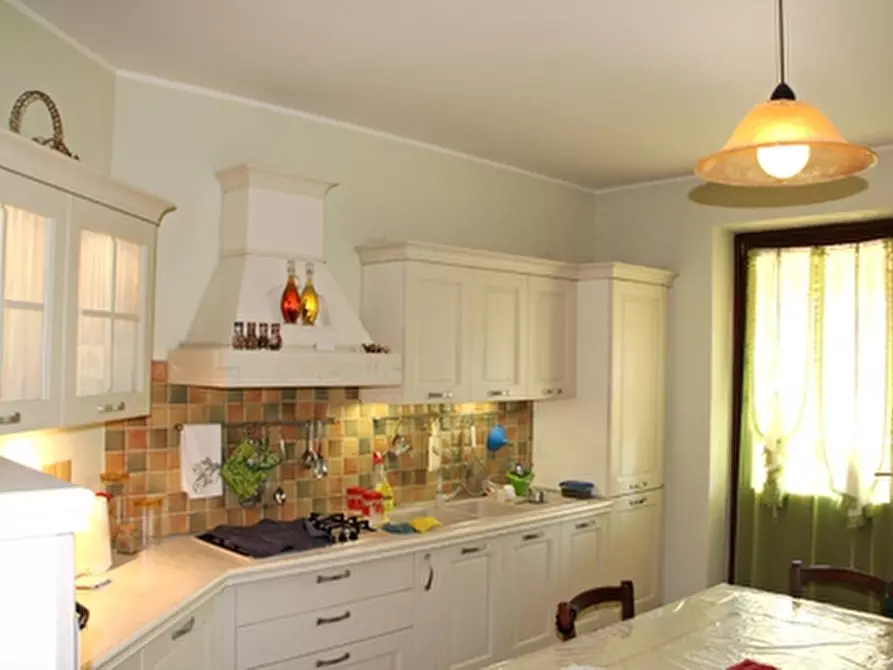 Immagine 9 di Casa vacanze in vendita  a Baschi