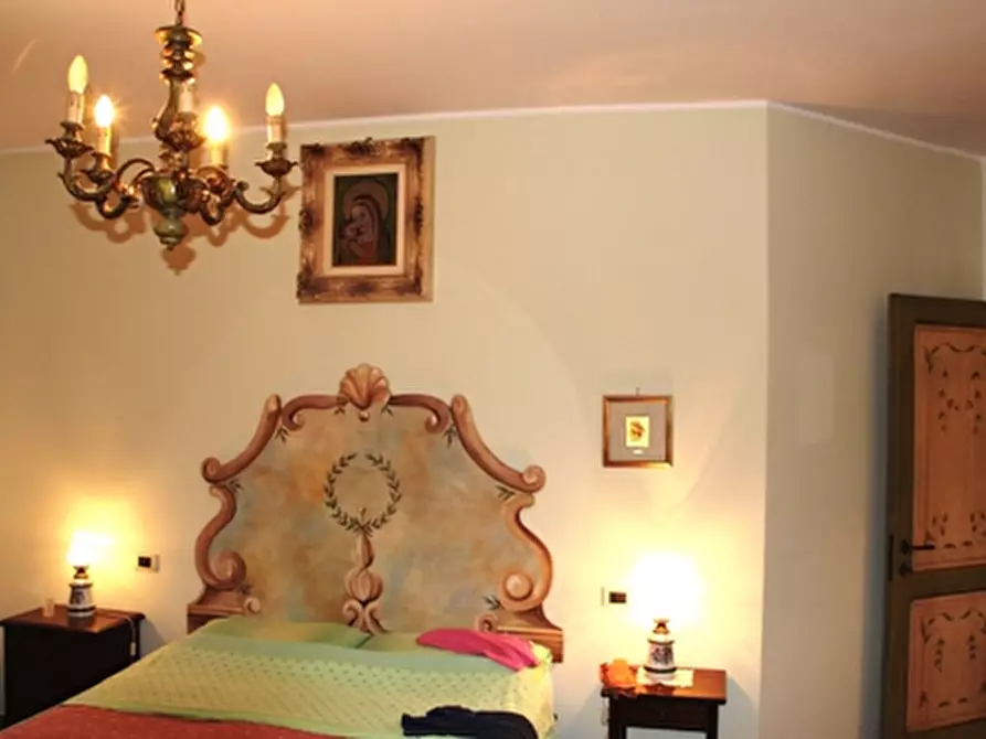 Immagine 11 di Casa vacanze in vendita  a Baschi