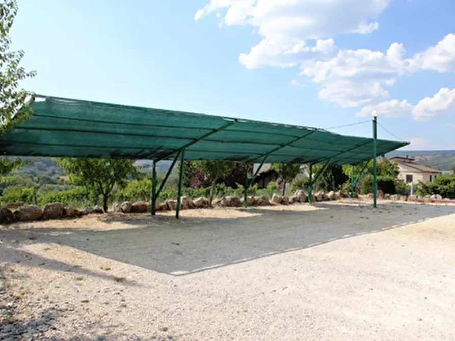 Immagine 17 di Casa vacanze in vendita  a Baschi