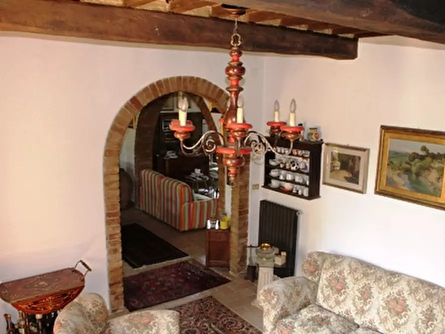 Immagine 9 di Rustico / casale in vendita  a Ficulle