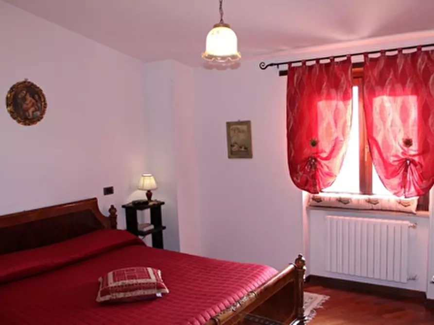 Immagine 11 di Casa semindipendente in vendita  a Porano