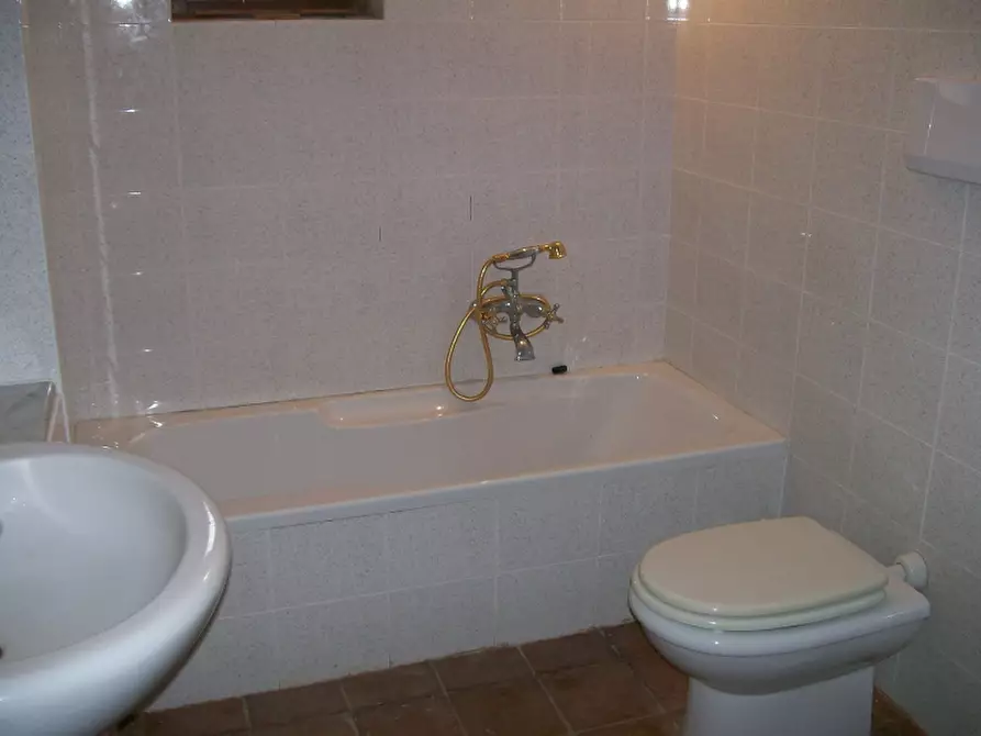 Immagine 9 di Rustico / casale in vendita  in - a Montecchio