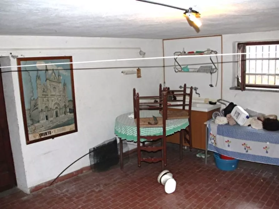Immagine 13 di Casa semindipendente in vendita  in - a Orvieto