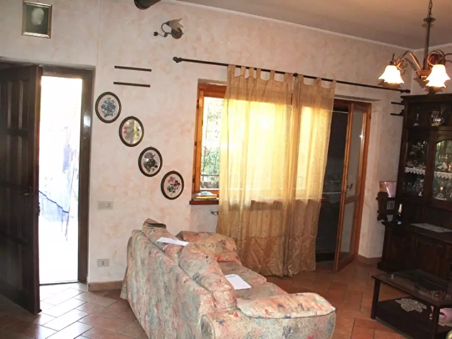 Immagine 2 di Porzione di casa in vendita  a Porano