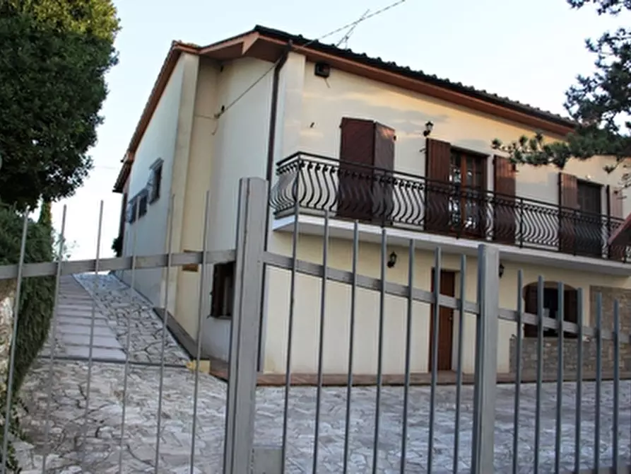 Immagine 1 di Porzione di casa in vendita  a San Casciano Dei Bagni