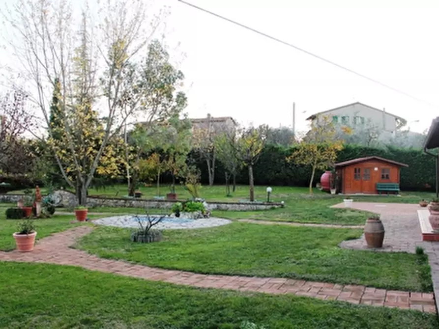 Immagine 17 di Porzione di casa in vendita  a San Casciano Dei Bagni