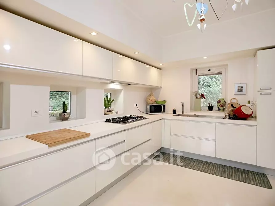 Immagine 1 di Villa in vendita  a Scandriglia