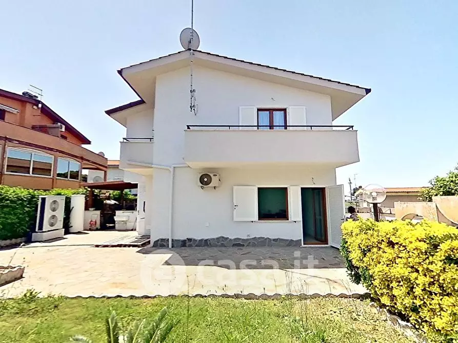 Immagine 2 di Casa indipendente in vendita  a Anzio