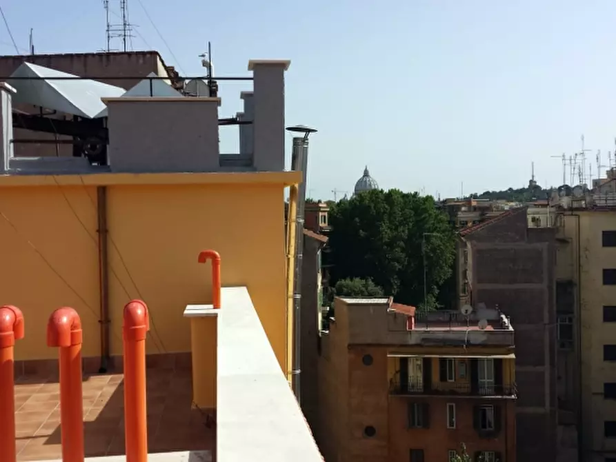 Immagine 4 di Mansarda in vendita  in Viale Angelico 57 a Roma