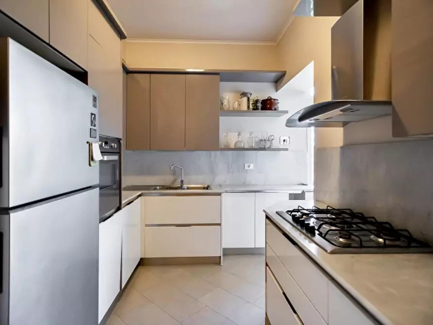 Immagine 1 di Appartamento in vendita  a Roma