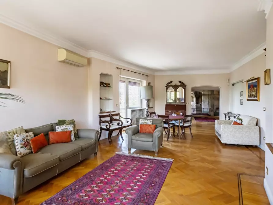 Immagine 5 di Appartamento in vendita  a Roma