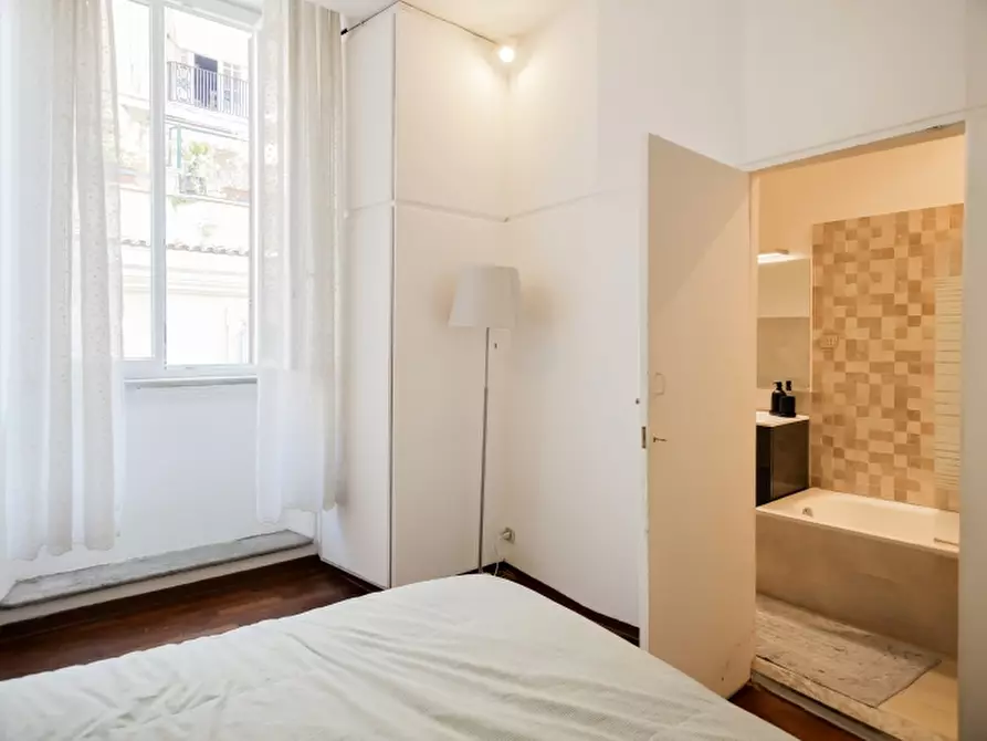 Immagine 19 di Appartamento in affitto  in Via Gregoriana 5 a Roma