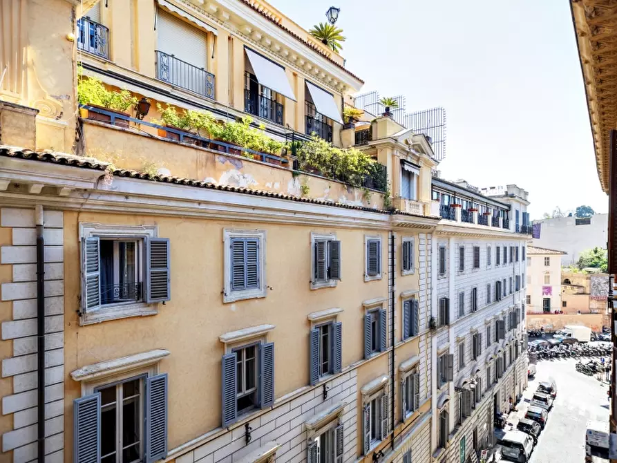 Immagine 31 di Appartamento in affitto  in Via Gregoriana 5 a Roma