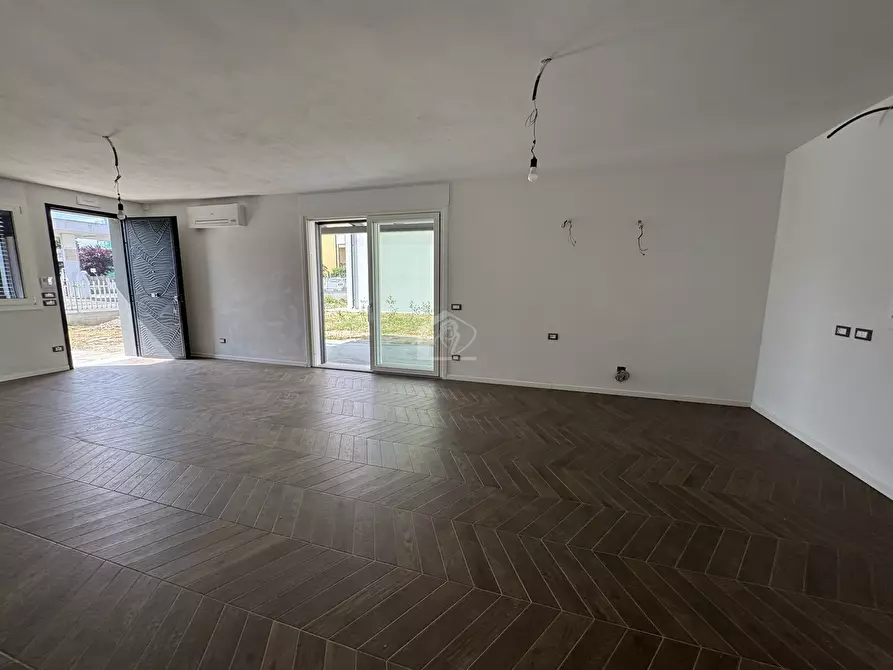 Immagine 4 di Casa bifamiliare in vendita  a Suzzara