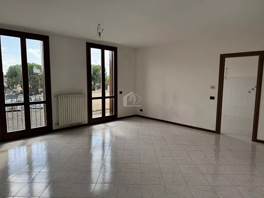 Immagine 4 di Appartamento in vendita  a Suzzara