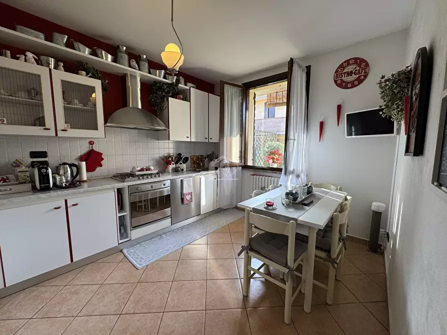 Immagine 12 di Villetta a schiera in vendita  a Suzzara