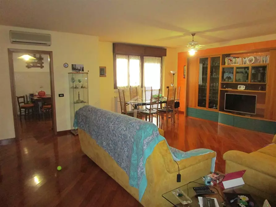 Immagine 3 di Appartamento in vendita  a Suzzara