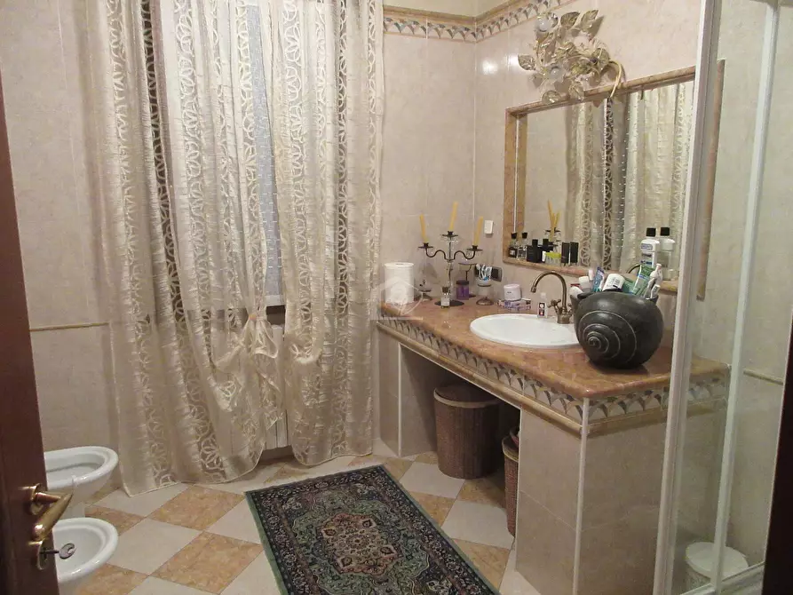 Immagine 10 di Villa in vendita  a Suzzara