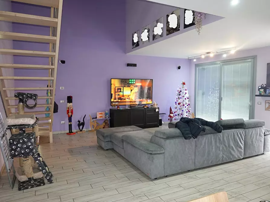 Immagine 2 di Casa indipendente in vendita  a Suzzara