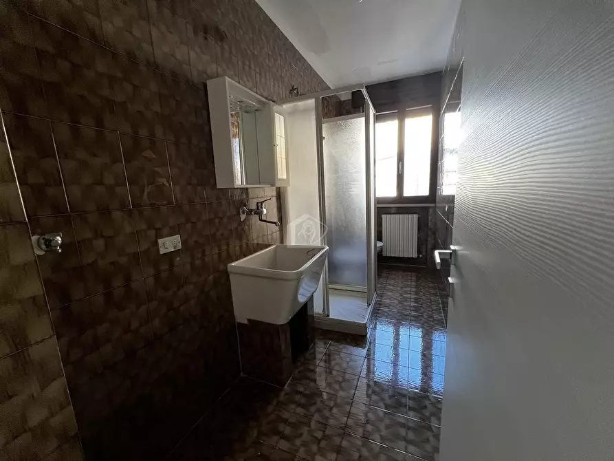 Immagine 11 di Appartamento in vendita  a Suzzara