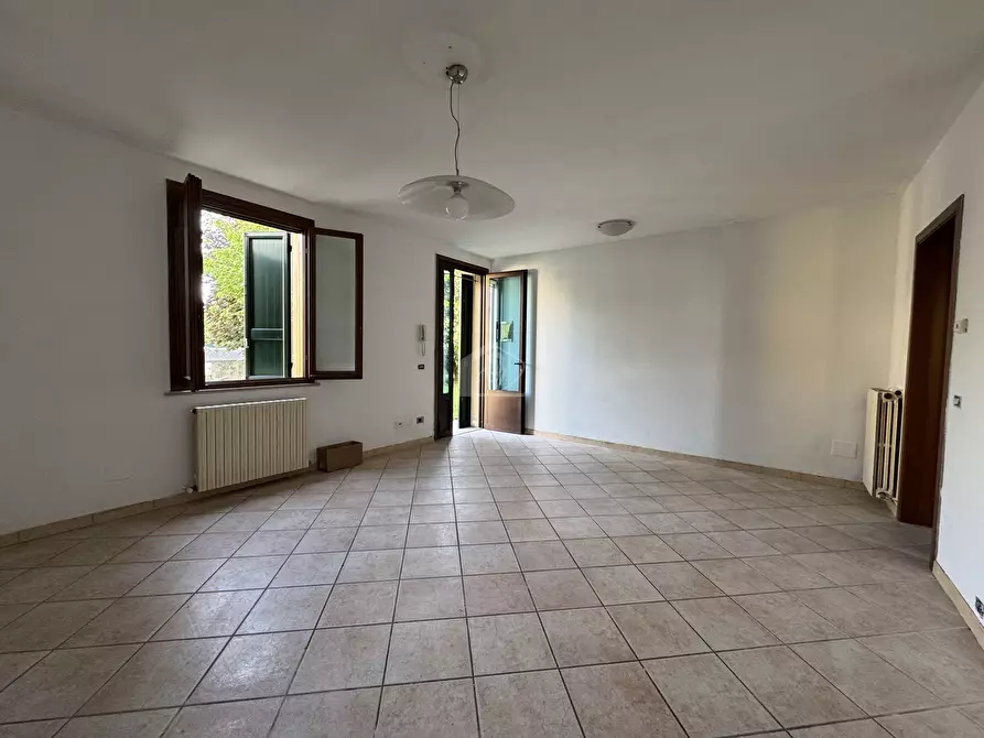 Immagine 7 di Appartamento in vendita  a Luzzara