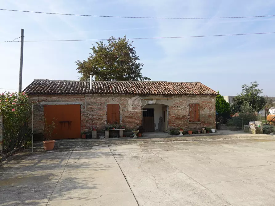 Immagine 3 di Rustico / casale in vendita  a Suzzara