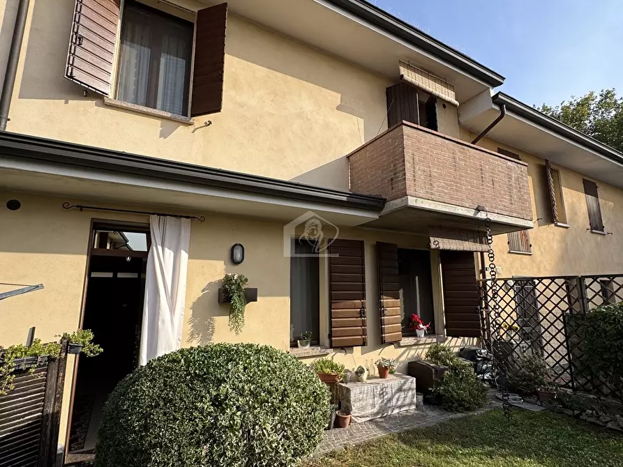 Immagine 7 di Villetta a schiera in vendita  a Suzzara