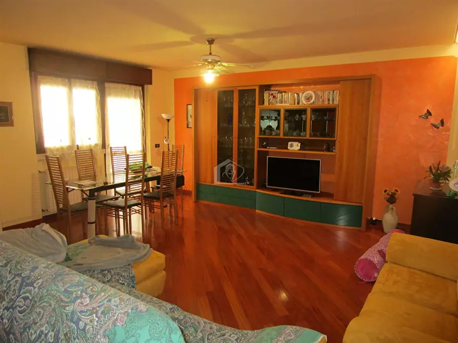 Immagine 2 di Appartamento in vendita  a Suzzara