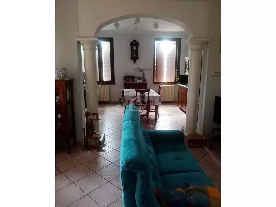 Immagine 2 di Rustico / casale in vendita  a Motteggiana