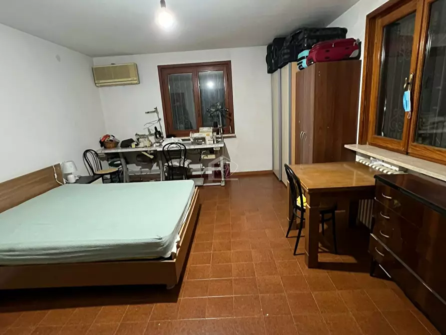 Immagine 8 di Casa bifamiliare in vendita  a Suzzara