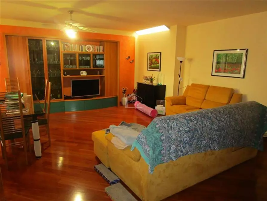 Immagine 1 di Appartamento in vendita  a Suzzara