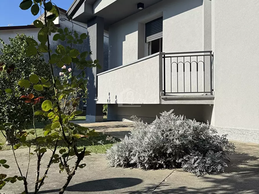 Immagine 2 di Casa indipendente in vendita  a Suzzara