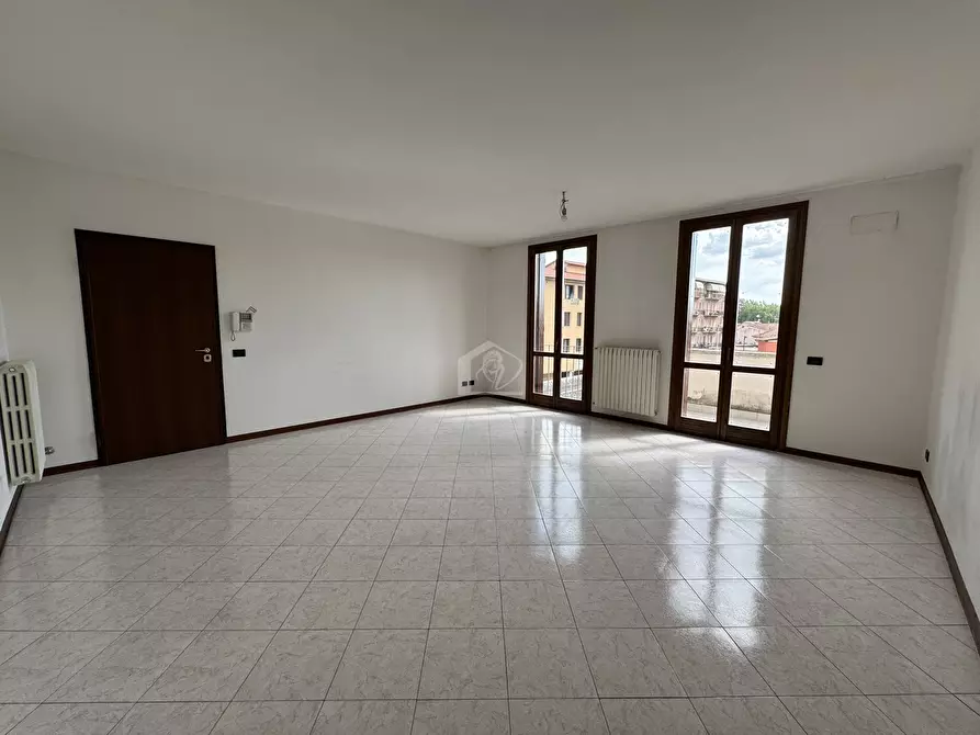 Immagine 2 di Appartamento in vendita  a Suzzara