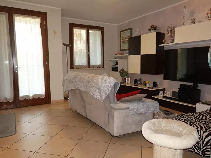 Immagine 6 di Casa bifamiliare in vendita  a Suzzara