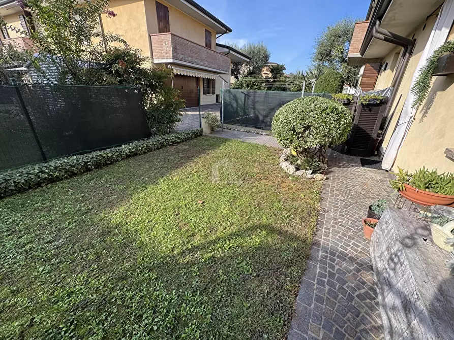 Immagine 5 di Villetta a schiera in vendita  a Suzzara