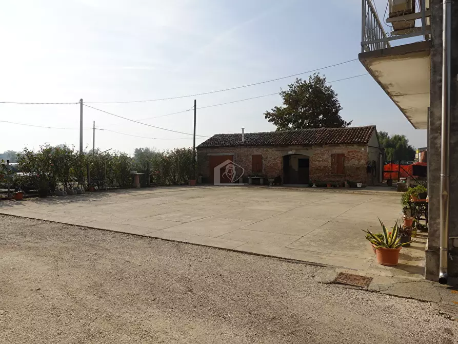 Immagine 4 di Rustico / casale in vendita  a Suzzara