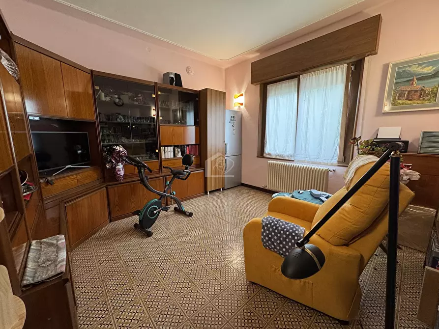 Immagine 1 di Casa indipendente in vendita  a Suzzara