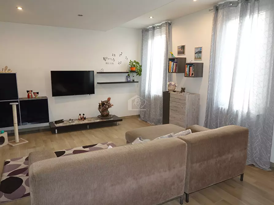 Immagine 2 di Casa indipendente in vendita  a Suzzara
