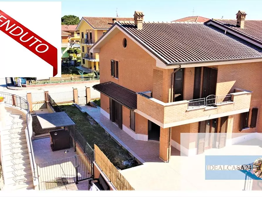 Casa indipendente in vendita in Tolentino Via Massimo D'Antona a Tolentino