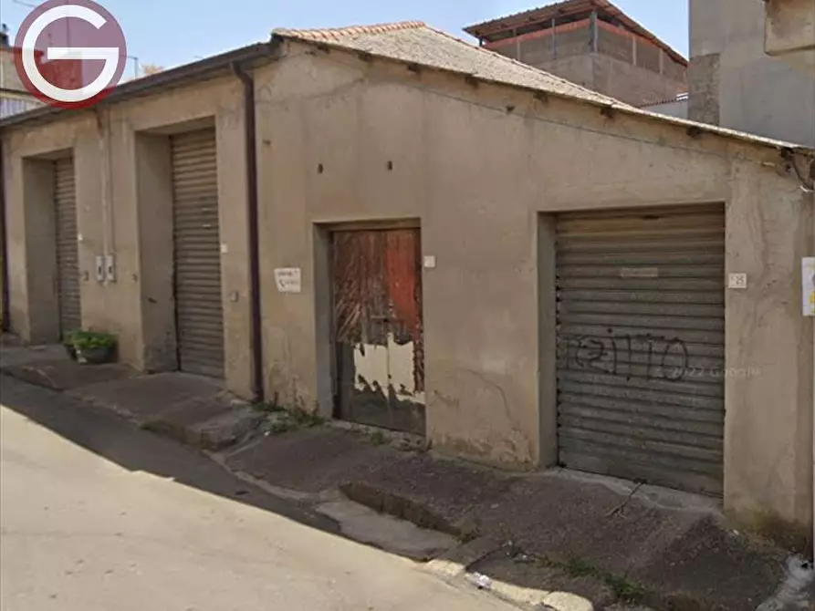 Immagine 1 di Garage in vendita  in VIA FRATELLI BANDIERA a Taurianova